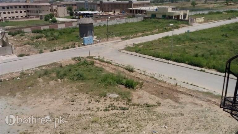 Plot for Sale In Dha 87-N